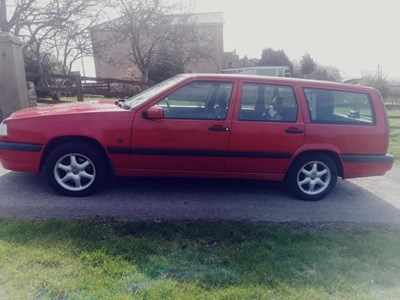 Lot 30 - 1995 Volvo 850 GLT Estate