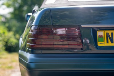 Lot 8 - 1996 Mercedes-Benz SL 320