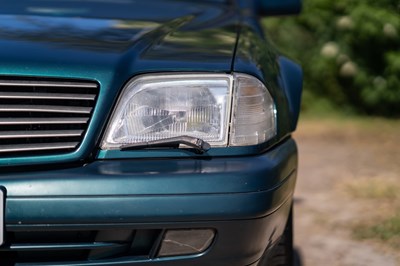 Lot 8 - 1996 Mercedes-Benz SL 320