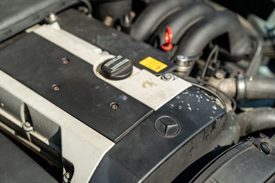 Lot 8 - 1996 Mercedes-Benz SL 320