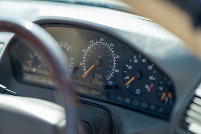Lot 8 - 1996 Mercedes-Benz SL 320