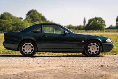 Lot 8 - 1996 Mercedes-Benz SL 320