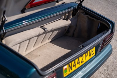 Lot 8 - 1996 Mercedes-Benz SL 320