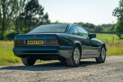 Lot 8 - 1996 Mercedes-Benz SL 320