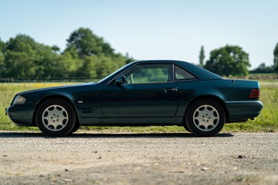 Lot 8 - 1996 Mercedes-Benz SL 320