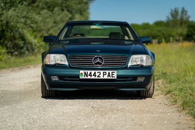 Lot 8 - 1996 Mercedes-Benz SL 320