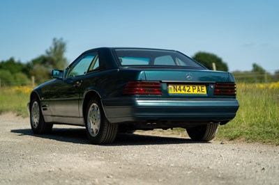 Lot 8 - 1996 Mercedes-Benz SL 320