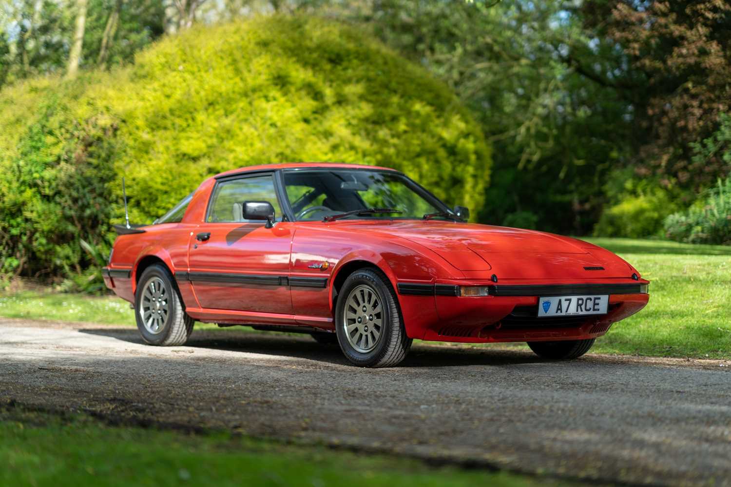 Lot 69 - 1984 Mazda RX7