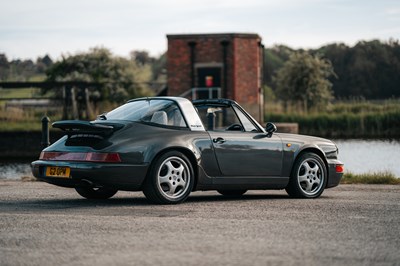 Lot 116 - 1990 Porsche 911 Carrera 2 Targa
