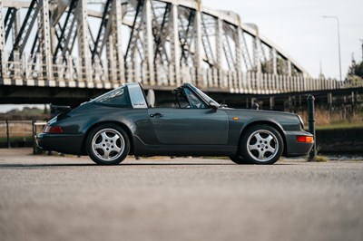 Lot 116 - 1990 Porsche 911 Carrera 2 Targa