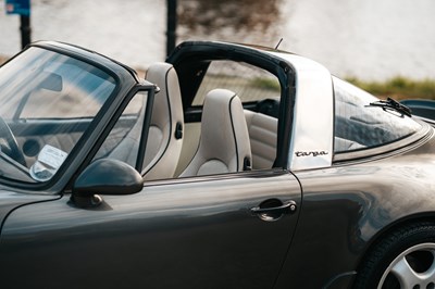 Lot 116 - 1990 Porsche 911 Carrera 2 Targa