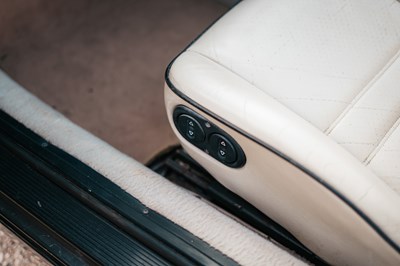 Lot 116 - 1990 Porsche 911 Carrera 2 Targa