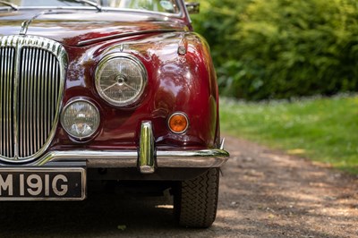 Lot 69 - 1969 Daimler V8-250