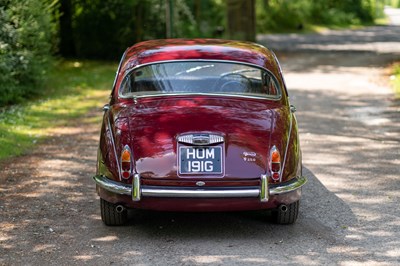 Lot 69 - 1969 Daimler V8-250