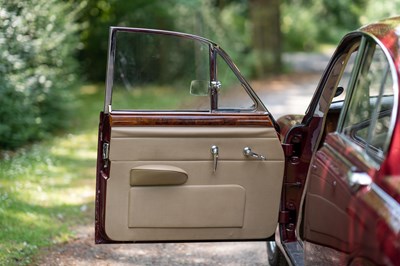 Lot 69 - 1969 Daimler V8-250