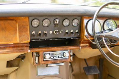 Lot 69 - 1969 Daimler V8-250