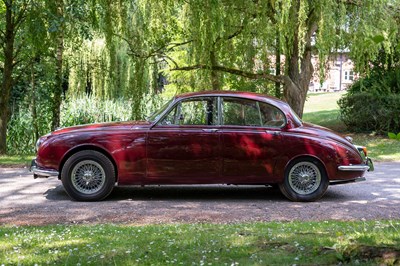 Lot 69 - 1969 Daimler V8-250