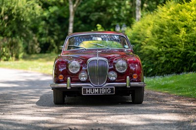 Lot 69 - 1969 Daimler V8-250