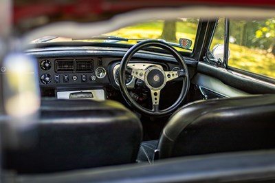 Lot 42 - 1972 MGB GT
