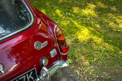 Lot 42 - 1972 MGB GT