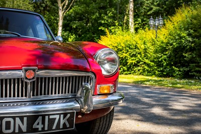Lot 42 - 1972 MGB GT