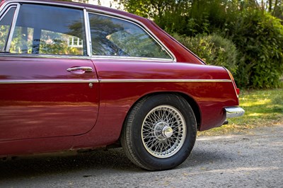 Lot 42 - 1972 MGB GT