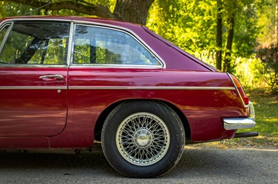 Lot 42 - 1972 MGB GT