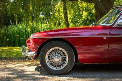 Lot 42 - 1972 MGB GT