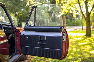 Lot 42 - 1972 MGB GT