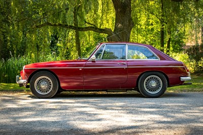 Lot 42 - 1972 MGB GT
