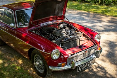 Lot 42 - 1972 MGB GT