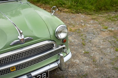 Lot 73 - 1957 Morris ISIS