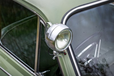 Lot 73 - 1957 Morris ISIS