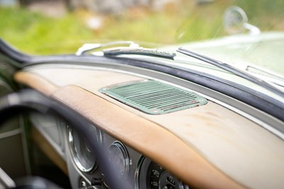 Lot 73 - 1957 Morris ISIS