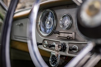 Lot 73 - 1957 Morris ISIS