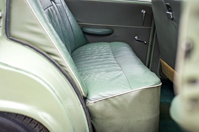 Lot 73 - 1957 Morris ISIS