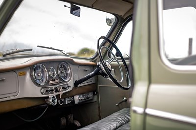 Lot 73 - 1957 Morris ISIS