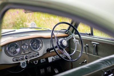 Lot 73 - 1957 Morris ISIS