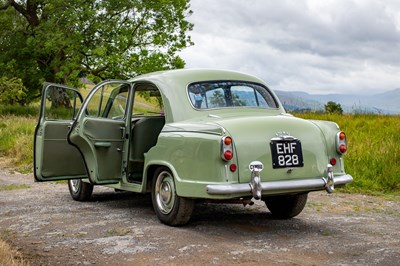 Lot 73 - 1957 Morris ISIS