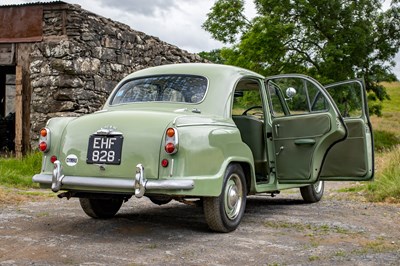 Lot 73 - 1957 Morris ISIS
