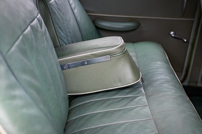 Lot 73 - 1957 Morris ISIS