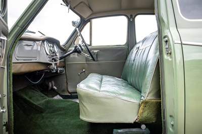 Lot 73 - 1957 Morris ISIS