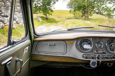 Lot 73 - 1957 Morris ISIS
