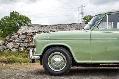 Lot 73 - 1957 Morris ISIS