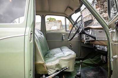 Lot 73 - 1957 Morris ISIS