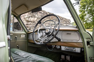 Lot 73 - 1957 Morris ISIS