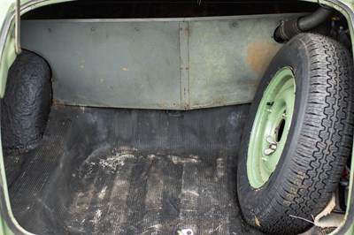Lot 73 - 1957 Morris ISIS