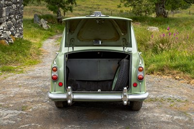 Lot 73 - 1957 Morris ISIS