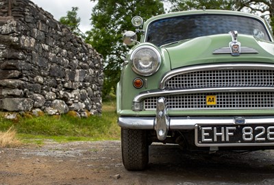 Lot 73 - 1957 Morris ISIS