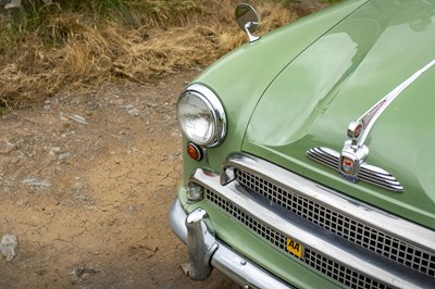 Lot 73 - 1957 Morris ISIS
